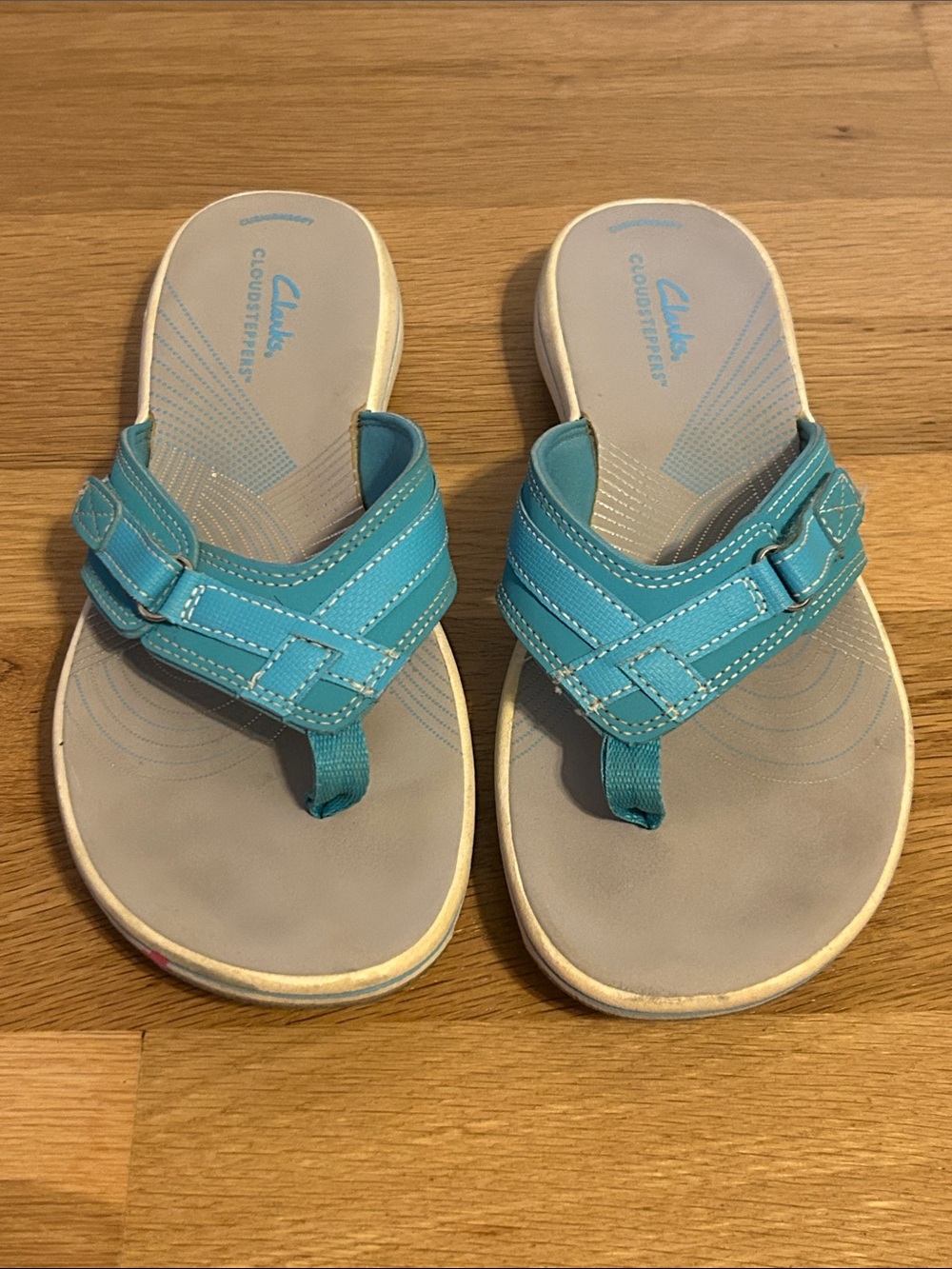 Clarks Women's CloudSteppers Thong Sandals size 8